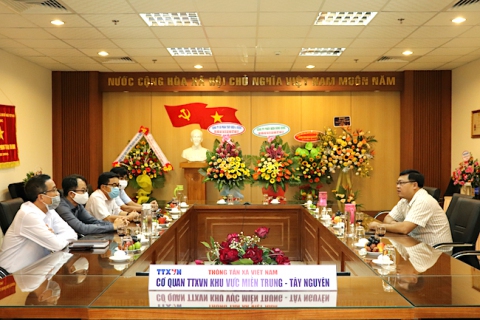 Thủy điện Sông Bung thăm các cơ quan thông tấn, báo chí