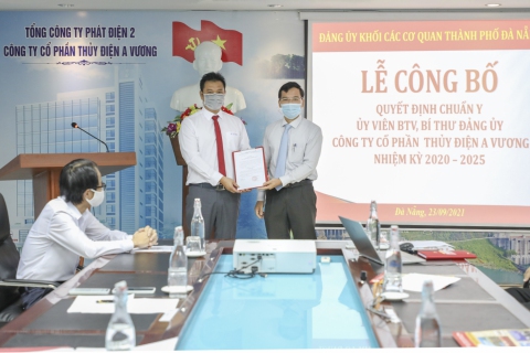 Lễ trao Quyết định chuẩn y Ủy viên Ban thường vụ, Bí thư Đảng ủy Công ty Cổ phần Thủy điện A Vương, nhiệm kỳ 2020-2025