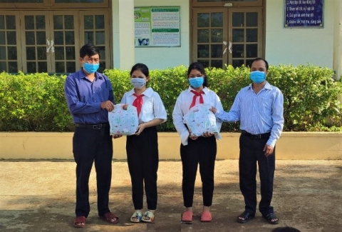 Công ty Cổ phần Thuỷ điện A Vương tiếp sức đến trường đầu Năm học mới 2021-2022