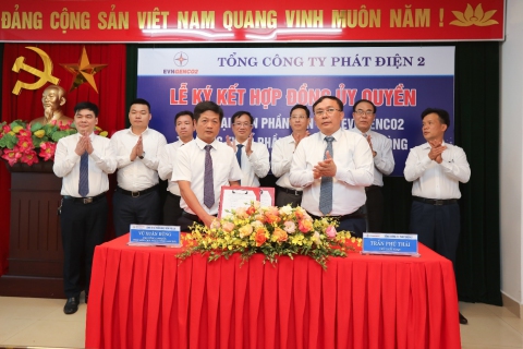EVNGENCO2 tổ chức Lễ ký kết hợp đồng ủy quyền Người đại diện phần vốn của EVNGENCO2 tại các Công ty Cổ phần Nhiệt điện Phả Lại và Hải Phòng
