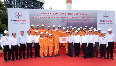 Thủ tướng Phạm Minh Chính đến thăm và làm việc với Tổng công ty Phát điện 2