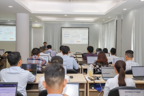 Toàn cảnh buổi triển khai hệ thống báo cáo điều hành BI - Ảnh: Minh Lương