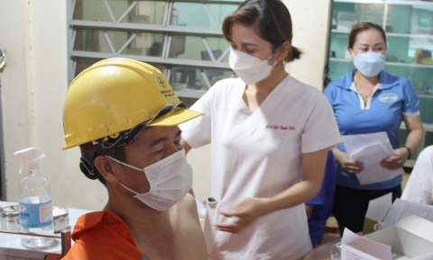 TMP tích cực hưởng ứng tiêm vắc xin mũi 4