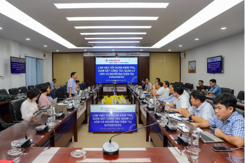 Quang cảnh buổi làm việc