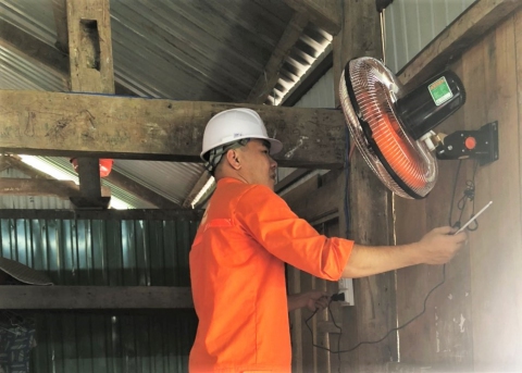 Sửa chữa hệ thống điện, lắp đặt quạt tại khu nhà bán trú