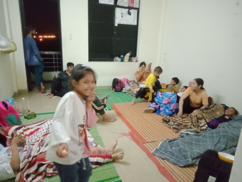 Tình người trong bão tại Thủy điện A Vương