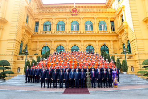 Chủ tịch nước Nguyễn Xuân Phúc và đoàn đại biểu cán bộ, công nhân lao động giỏi của EVN – 18.10.2022