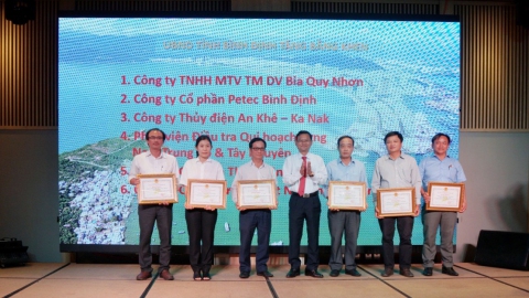 AKKN nhận Bằng khen trong phong trào thi đua thực hiện nghĩa vụ nộp thuế