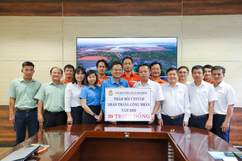 Công đoàn EVNGENCO2 thăm hỏi người lao động nhân “tháng công nhân” năm 2023 tại PPC và TMP
