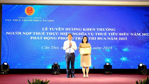 EVNGENCO2 nhận bằng khen của UBND TP. Cần Thơ về công tác nộp thuế