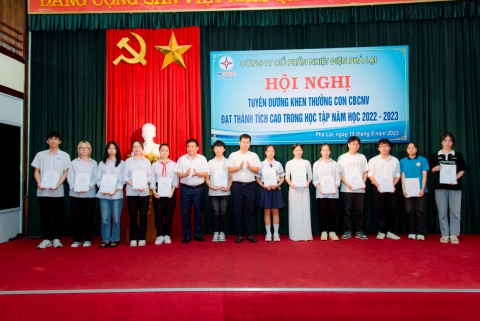 PPC tổ chức Hội nghị tuyên dương, khen thưởng con CBCNV đạt danh hiệu học sinh giỏi năm học 2022 - 2023