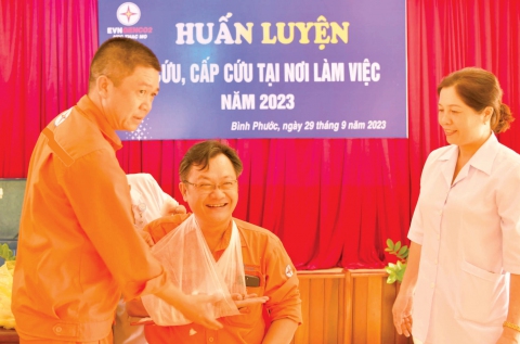 Thủy điện Thác Mơ tổ chức huấn luyện sơ cấp cứu