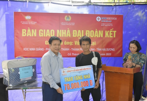Nhiệt điện Phả Lại trao tặng nhà Đại đoàn kết cho hộ nghèo tại địa phương
