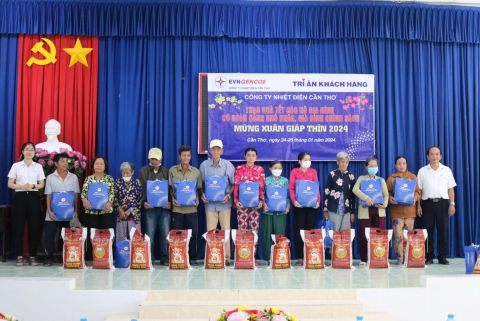 Nhiệt điện Cần Thơ chăm lo Tết cho 180 hộ dân
