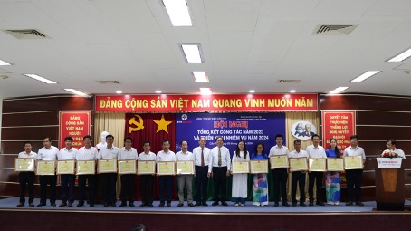 Nhiệt điện Cần Thơ đạt danh hiệu “Tập thể lao động xuất sắc”