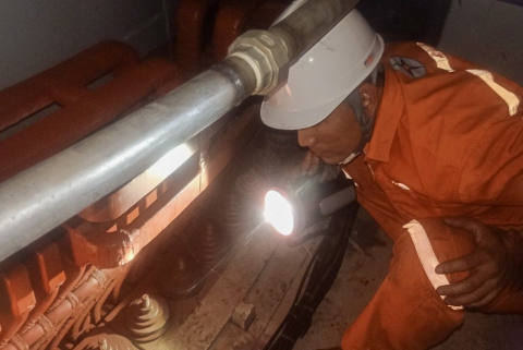 Công nhân, Kỹ sư bảo trì tiến hành công tác BDSC - NMTĐ Sông Bung 2