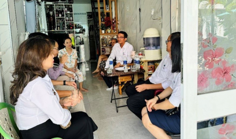 Thăm hỏi, động viên, trao tiền hỗ trợ cho Người lao động mắc bệnh hiểm nghèo