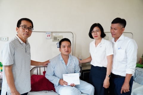 Công ty Thủy điện Quảng Trị ủng hộ đồng nghiệp mắc bệnh hiểm nghèo