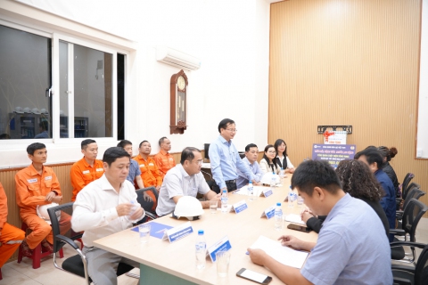 Công đoàn EVN, EVNGENCO2 mang Tết đến Thủy điện Sông Bung