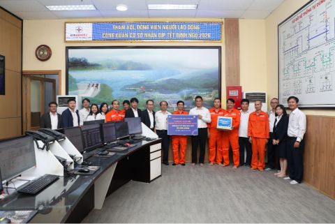 Xuân ấm áp tại Thủy điện A Vương: EVNGENCO2 chia sẻ cùng người lao động