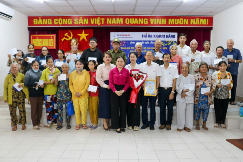 Công Ty Nhiệt Điện Cần Thơ trao 200 phần quà tết nhân dịp Xuân Bính Ngọ 2026