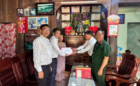 Đoàn AVC đến dâng hương Mẹ VNAH Trần Thị Giới tại xã Sông Vàng, thành phố Đà Nẵng