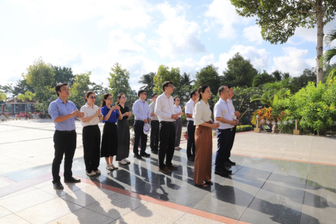 EVNGENCO2 dâng hương tưởng niệm các Anh hùng liệt sĩ nhân kỷ niệm 79 năm Ngày Thương binh - Liệt sĩ