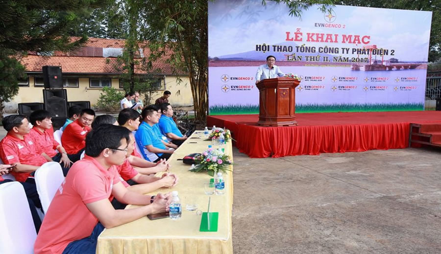 Ông Nguyễn Duy Lăng - Chủ tịch công đoàn Tổng công ty phát biểu tại buổi lễ khai mạc