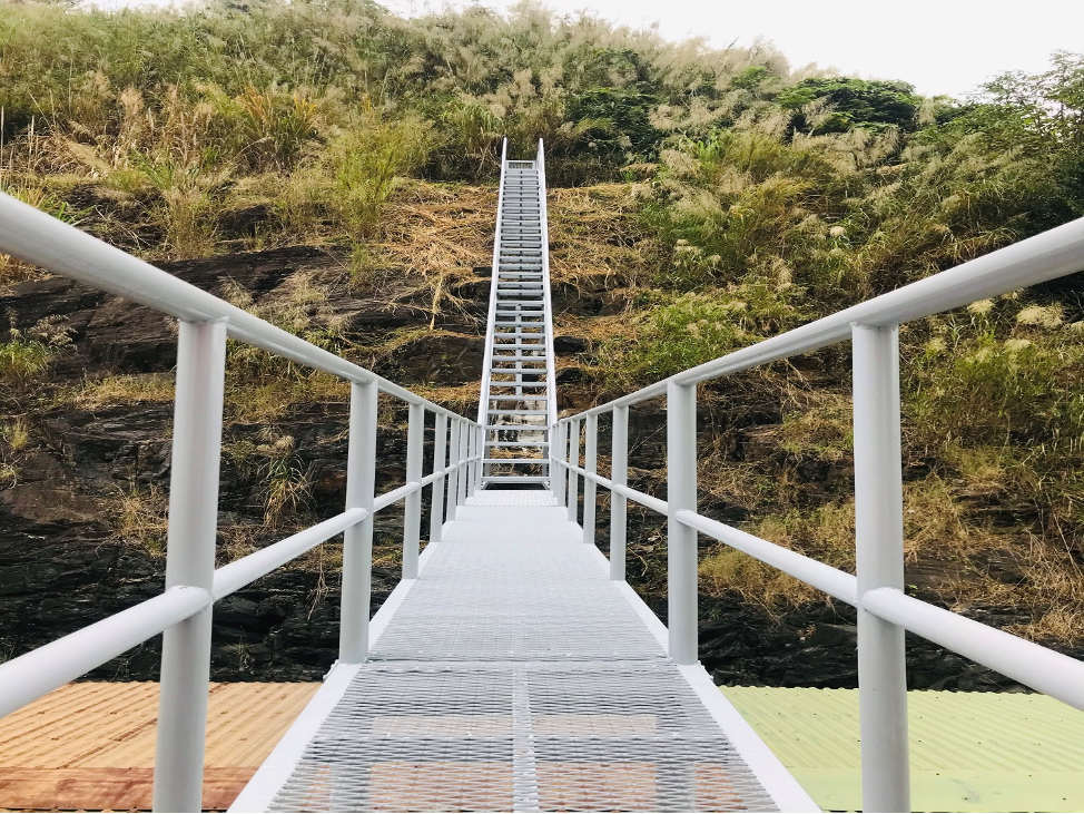 Công trình cầu thang thoát hiểm tại Nhà máy Thủy điện Quảng Trị do  Phân xưởng Sửa chữa xây lắp