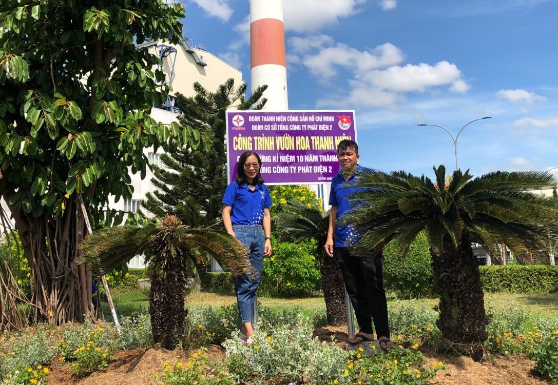 chị Tú bàn giao